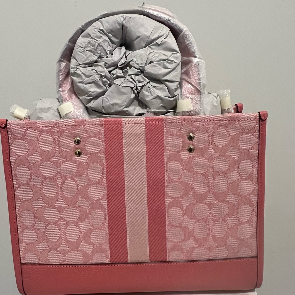 NWT Coach Dempsey Carryall In Signature Jacquard With Stripe And Coach Patch - Picture 7 of 11